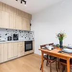 Wellness Riverfront By Renters Apart Otel 4*