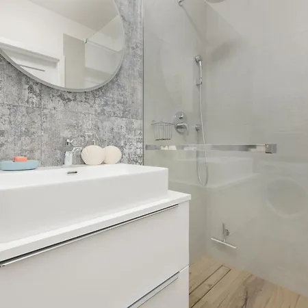 Wellness Riverfront By Renters 4*