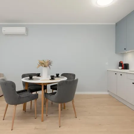 Wellness Riverfront By Renters Hotel apartamentowy