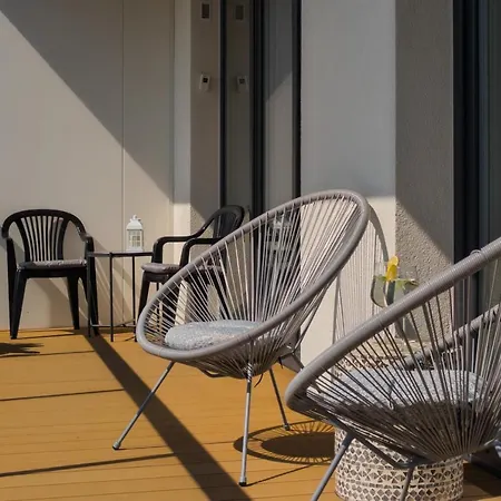 Wellness Riverfront By Renters Aparthotel