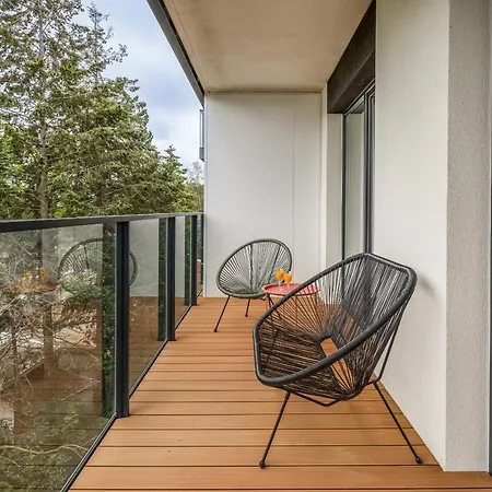 Apartahotel Stylish By The By Renters