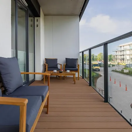 Aparthotel Wellness Riverfront By Renters 4*